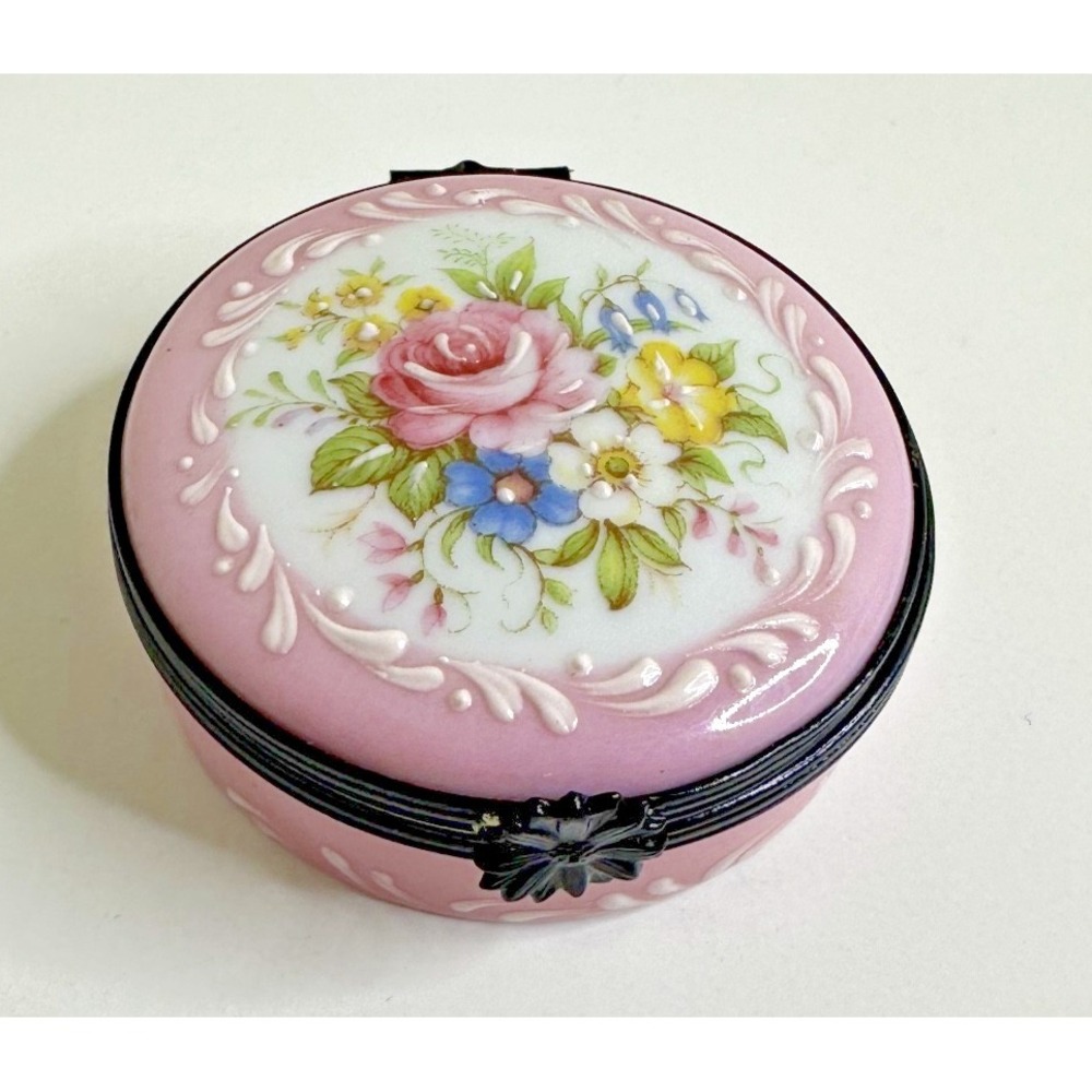 Limoges Castel France Fait Main trinket box Pink Flowers Opens 2"